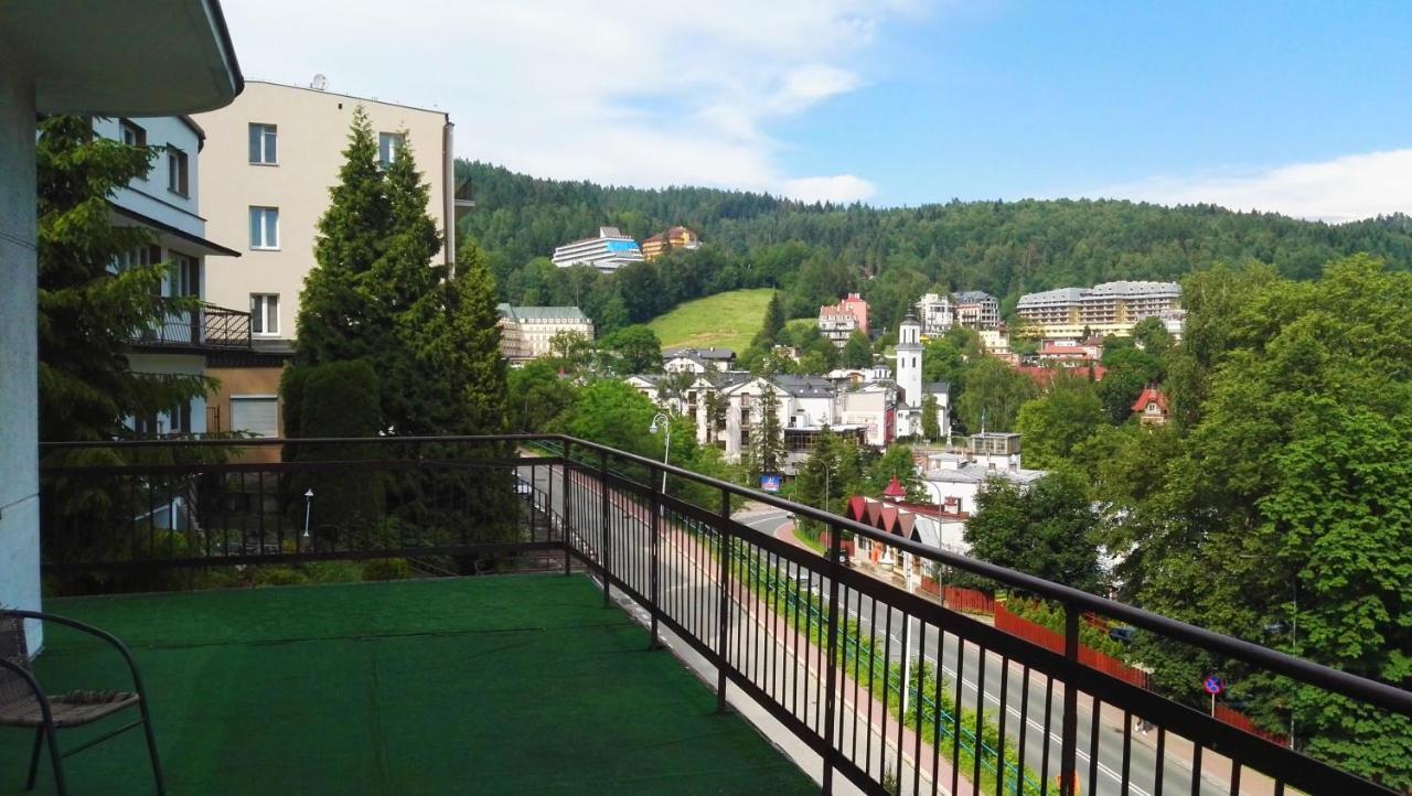 Domy Wczasowe Tryumfy Bed and Breakfast Krynica-Zdrój Exteriör bild