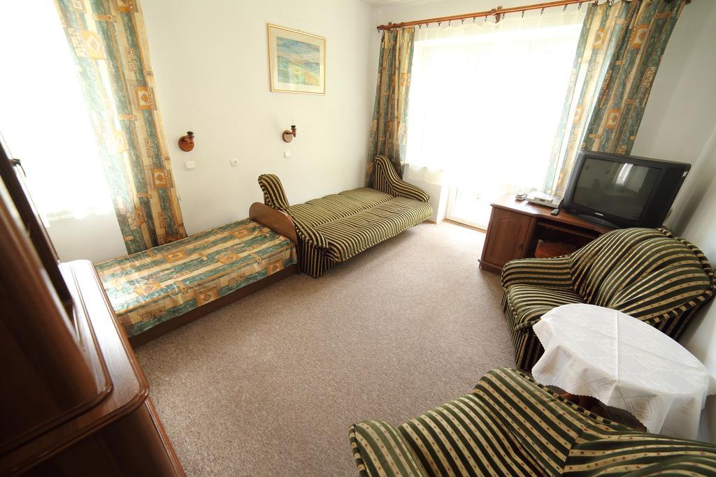 Domy Wczasowe Tryumfy Bed and Breakfast Krynica-Zdrój Rum bild