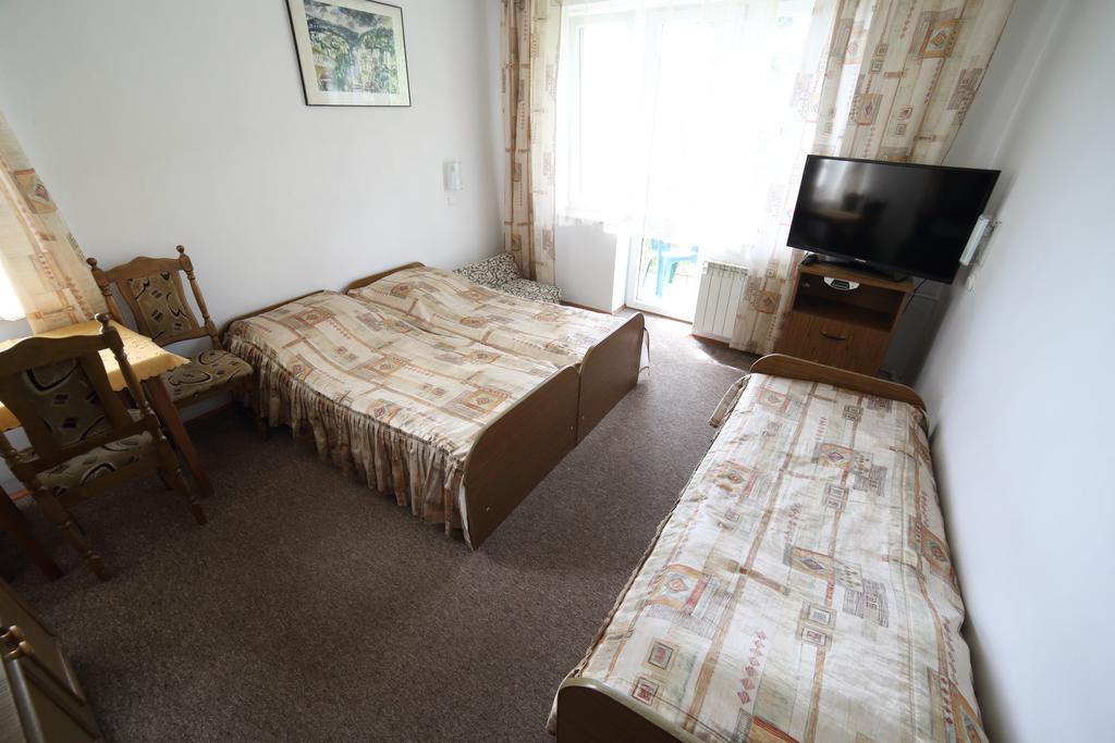 Domy Wczasowe Tryumfy Bed and Breakfast Krynica-Zdrój Rum bild